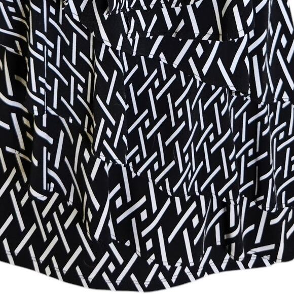 White‎ House Black Market Womens Geometric Print Tank XS Tiered Ruffles Stretch - Picture 3 of 7